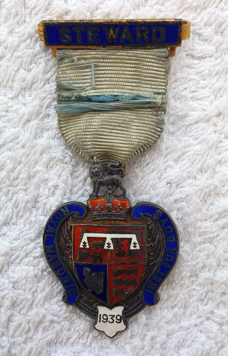 1939 RMIB jewel