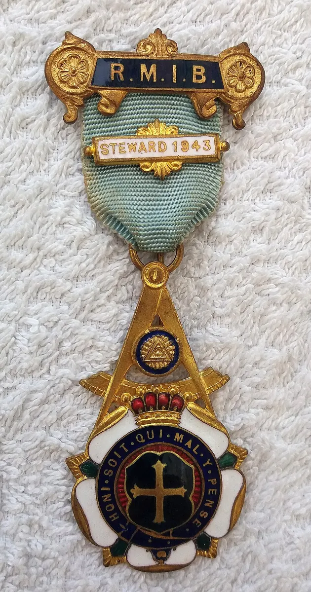 1943 RMIB jewel