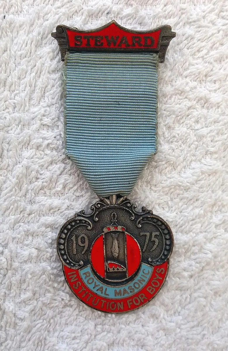1975 RMIB jewel