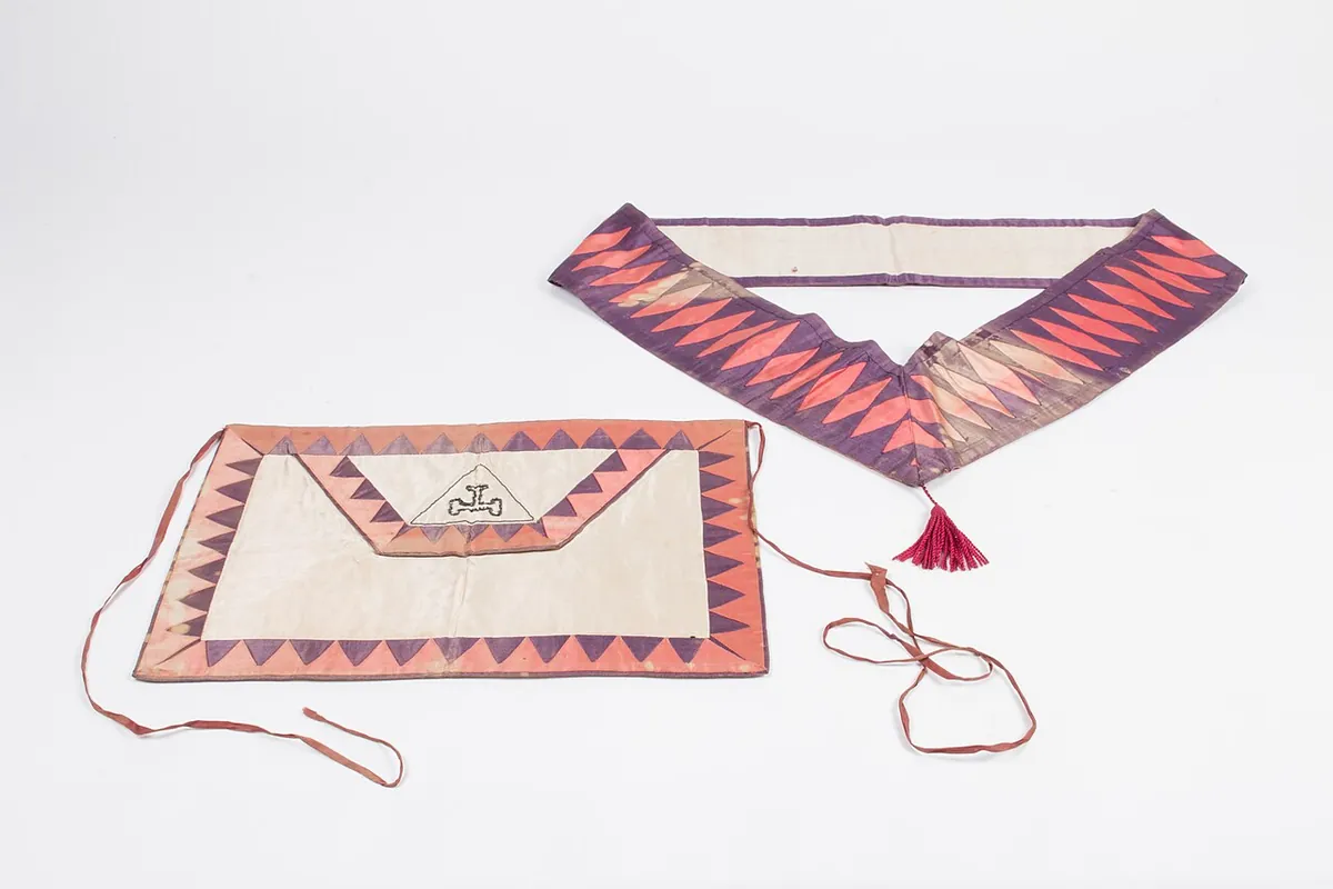 Masonic Collar and Apron (AM 1965.78.535-1)