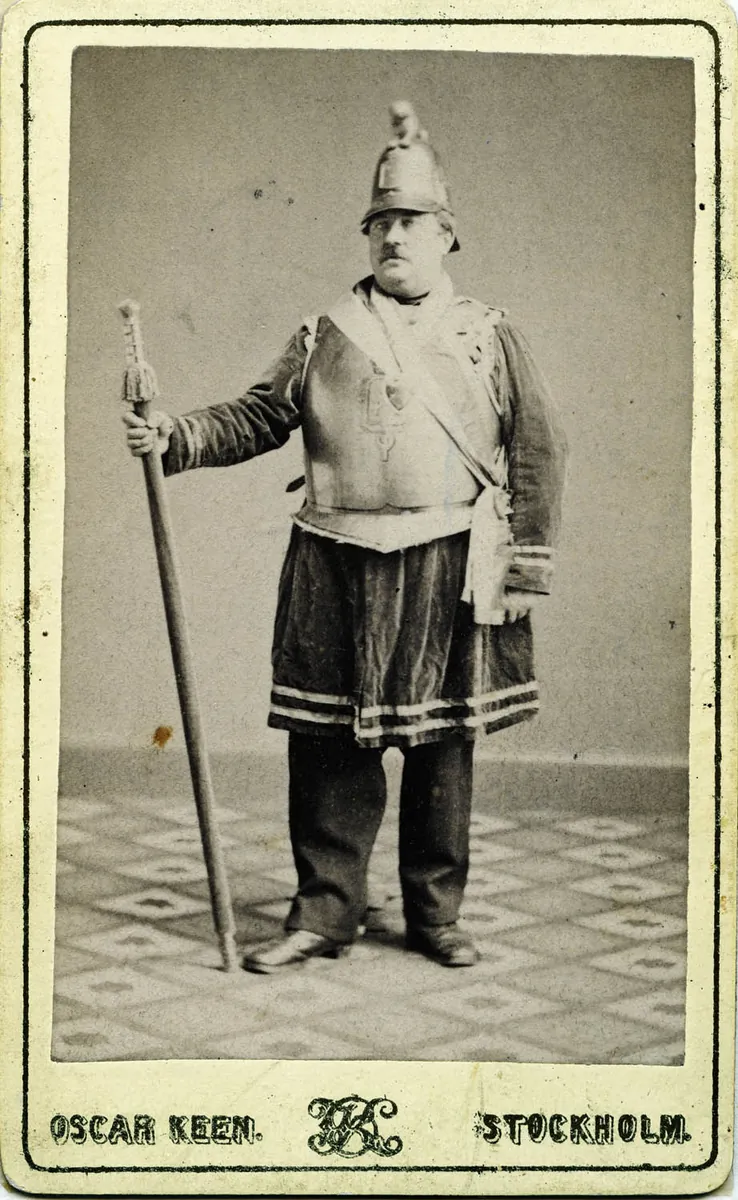 Man i frimurardräkt. Kabinettsporträtt - Nordiska Museet - NMA.0054190