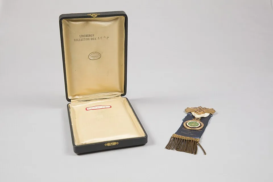 Masonic Medal from Puerto Rico Given to Charles Lindbergh (reverse)