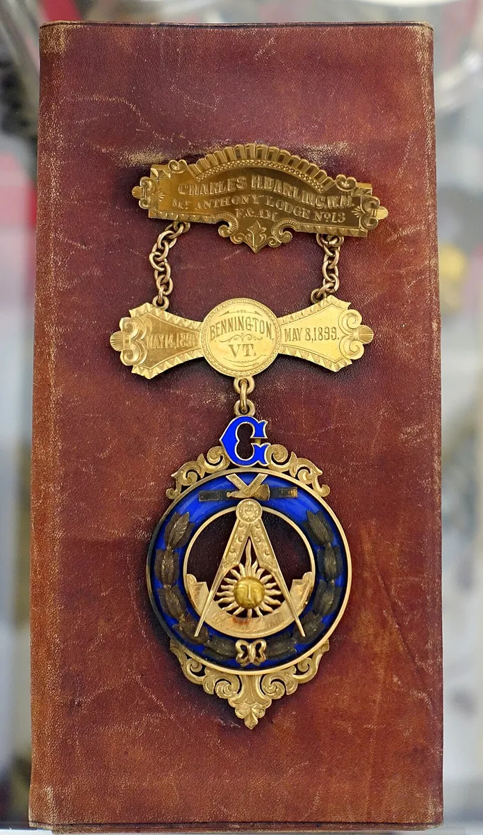 Past master's jewel, presented to Judge Charles H. Darling upon retirement as Master of Mount Anthony Lodge 13 in 1899 - Bennington Museum - Bennington, VT - DSC08720