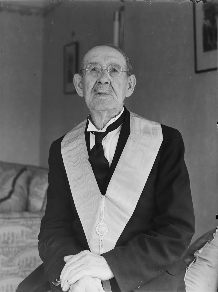 Portrait of an elderly man in freemasons attire with 'Rodney 1711EC Lodge' badge (AM 87007-1)